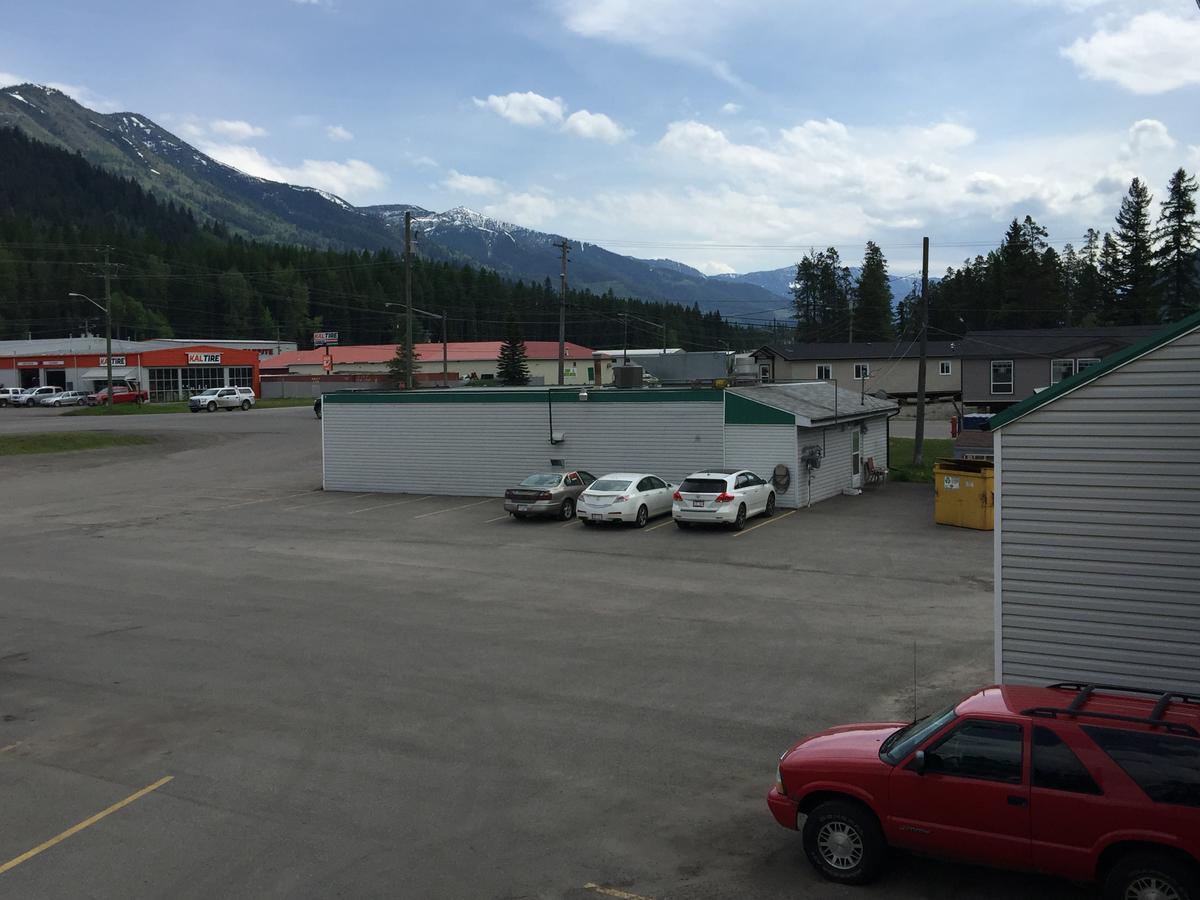 Valley Motel Sparwood Eksteriør billede